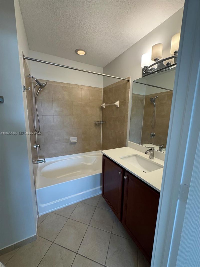 11601 NW 89th St, Unit 209, Doral, FL 33178 Photo