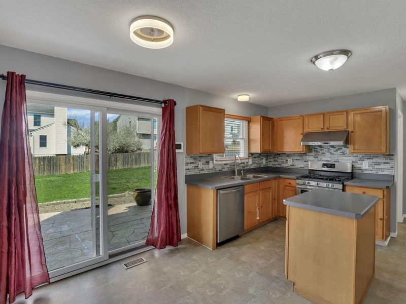 8366 Ashlynd Place , Reynoldsburg, OH 43068 Photo 13