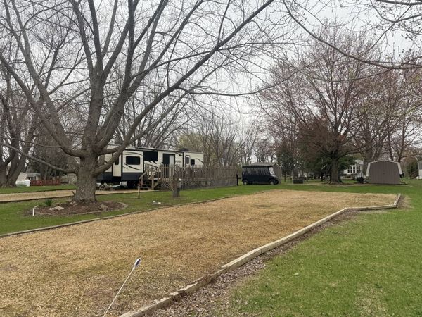 24-28/29 Woodhaven Lakes , Sublette, IL 61367