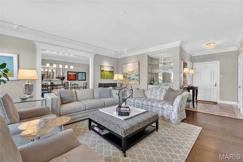 816 S Hanley Road , Unit 9C, Clayton, MO 63105 Main Photo