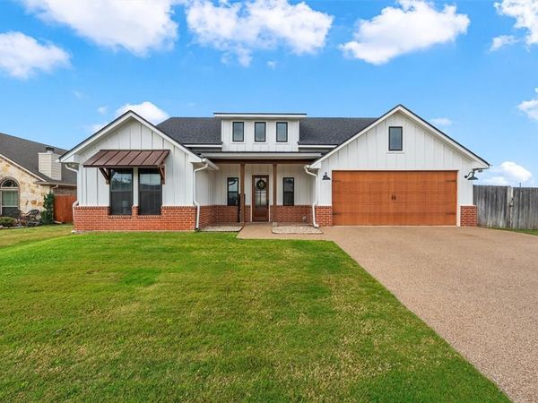 394 Cavitt Court , Robinson, TX 76706