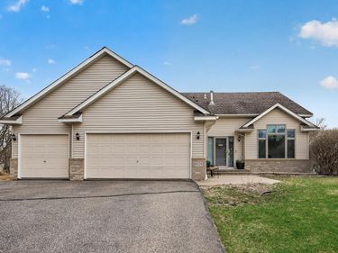 4324 Spruce Road, Saint Bonifacius, MN 55375