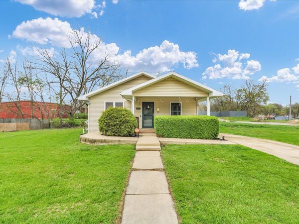 404 W Maple Street , Champaign, IL 61820