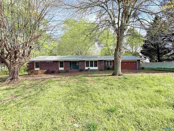 311 4th Avenue NE, Arab, AL 35016