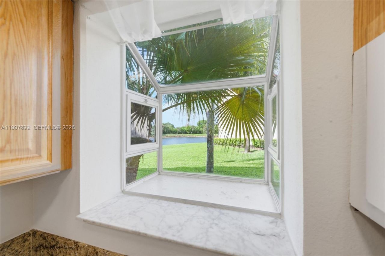 3310 N Pinewalk Dr N, Unit 1817, Margate, FL 33063 Photo