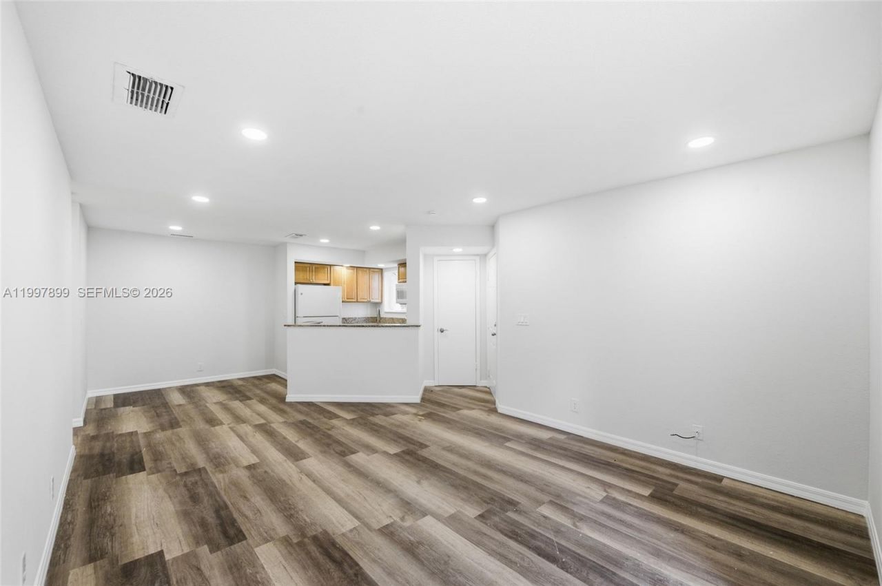 3310 N Pinewalk Dr N, Unit 1817, Margate, FL 33063 Photo
