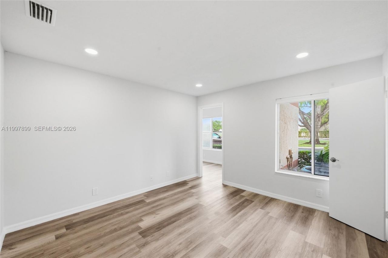 3310 N Pinewalk Dr N, Unit 1817, Margate, FL 33063 Photo