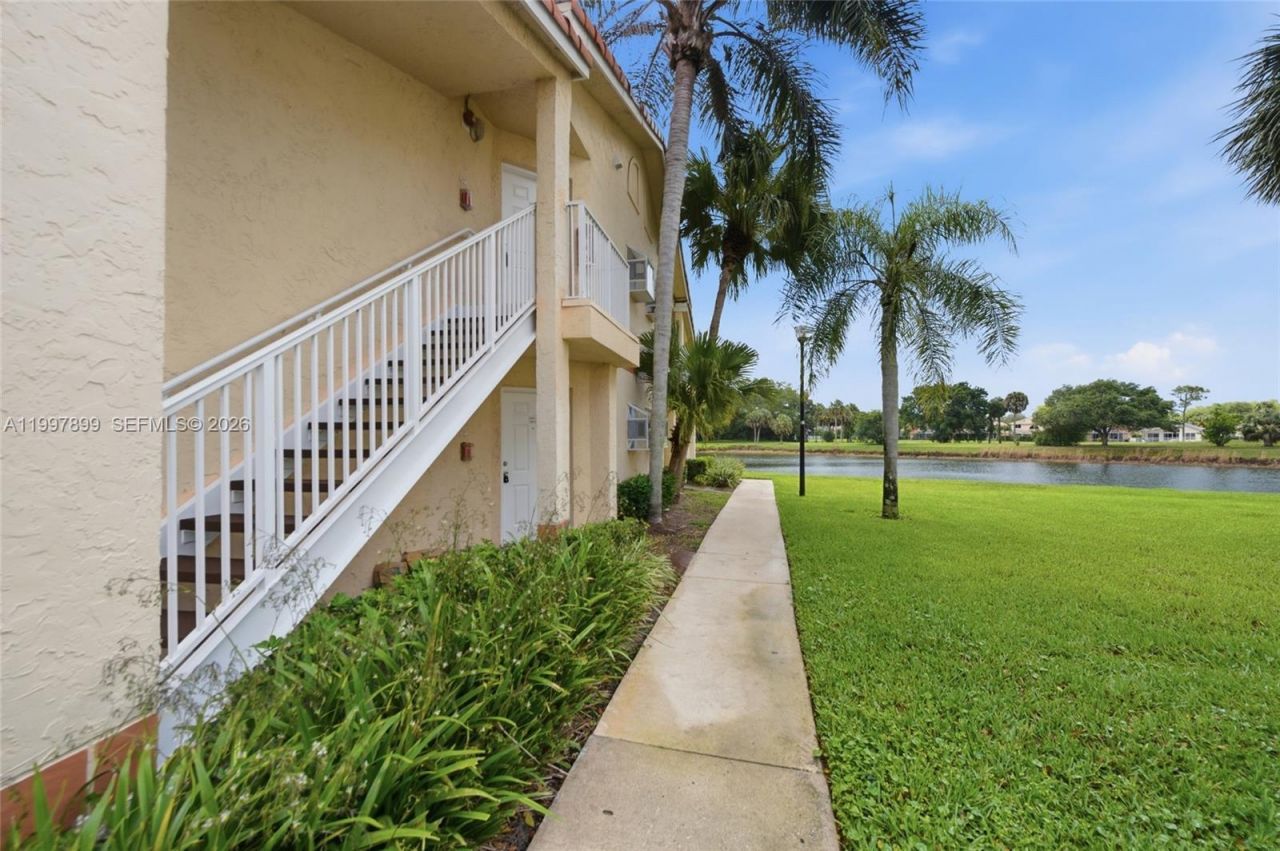 3310 N Pinewalk Dr N, Unit 1817, Margate, FL 33063 Photo