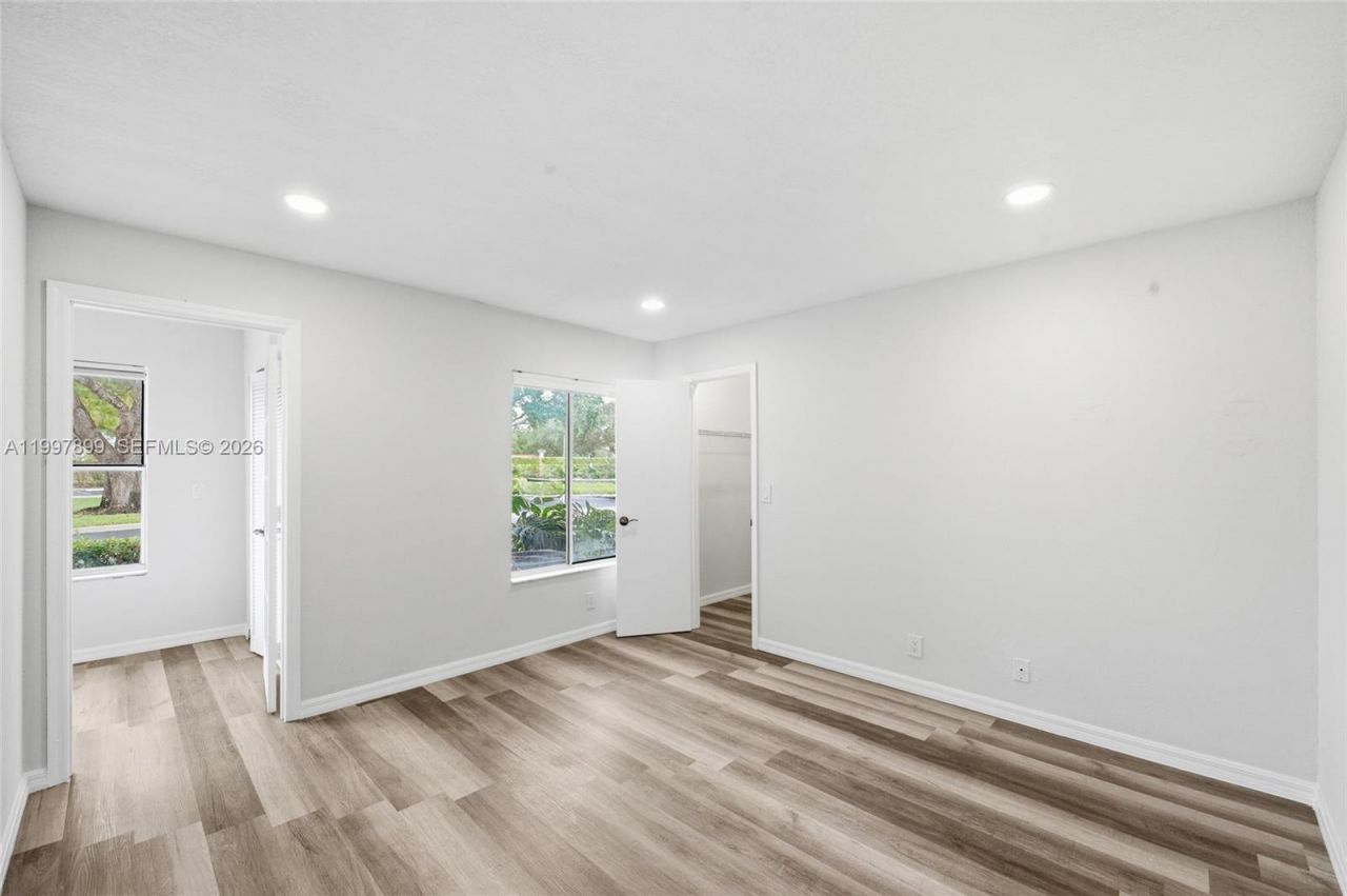 3310 N Pinewalk Dr N, Unit 1817, Margate, FL 33063 Photo