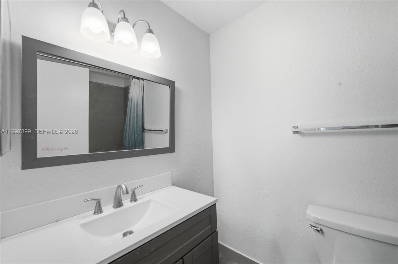 3310 N Pinewalk Dr N, Unit 1817, Margate, FL 33063 Photo