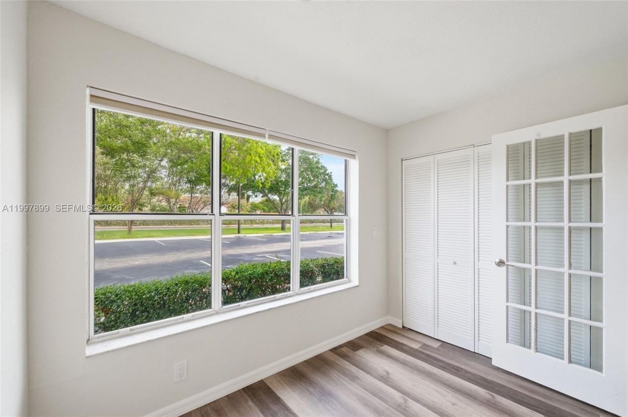 3310 N Pinewalk Dr N, Unit 1817, Margate, FL 33063 Photo
