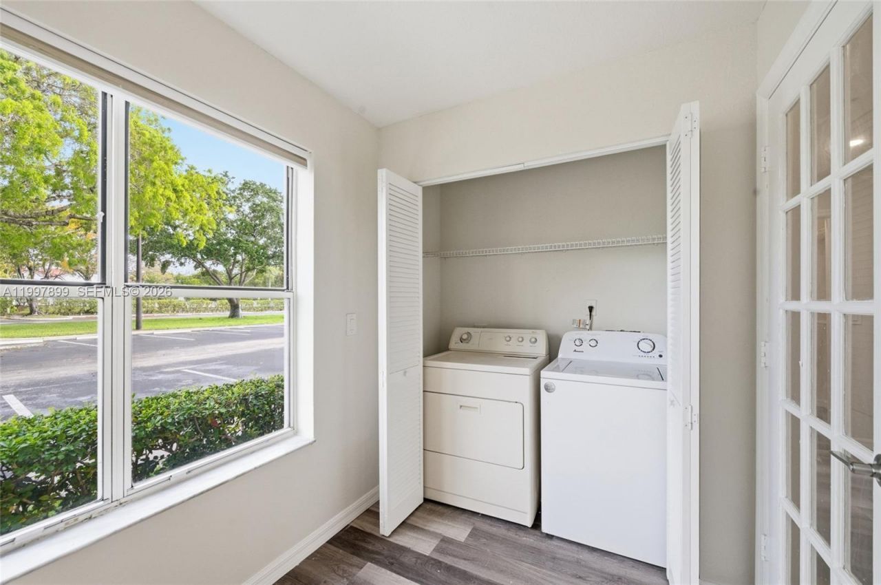 3310 N Pinewalk Dr N, Unit 1817, Margate, FL 33063 Photo