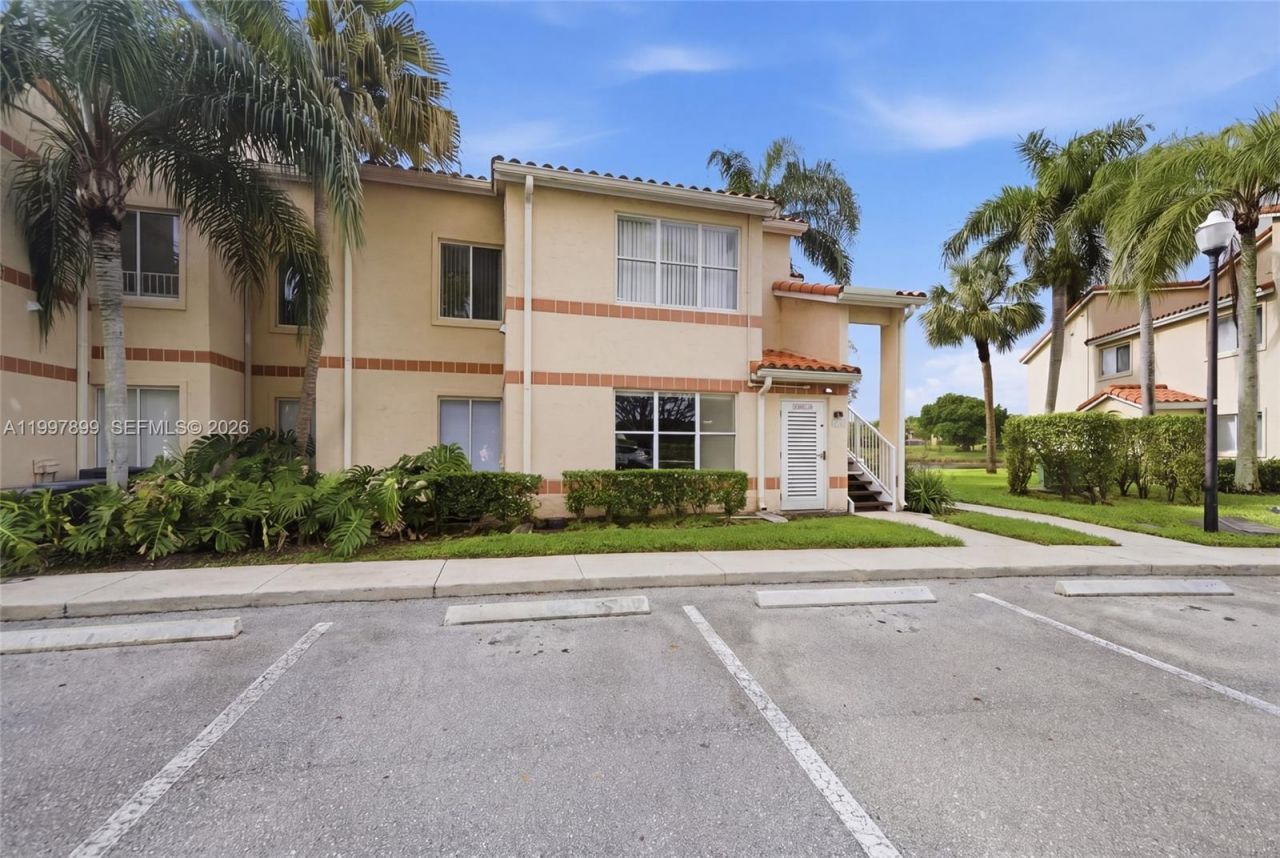 3310 N Pinewalk Dr N, Unit 1817, Margate, FL 33063 Photo