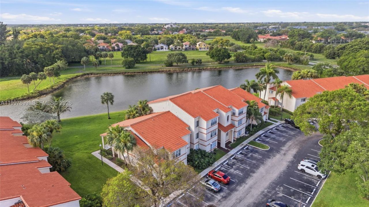 3310 N Pinewalk Dr N, Unit 1817, Margate, FL 33063 Photo