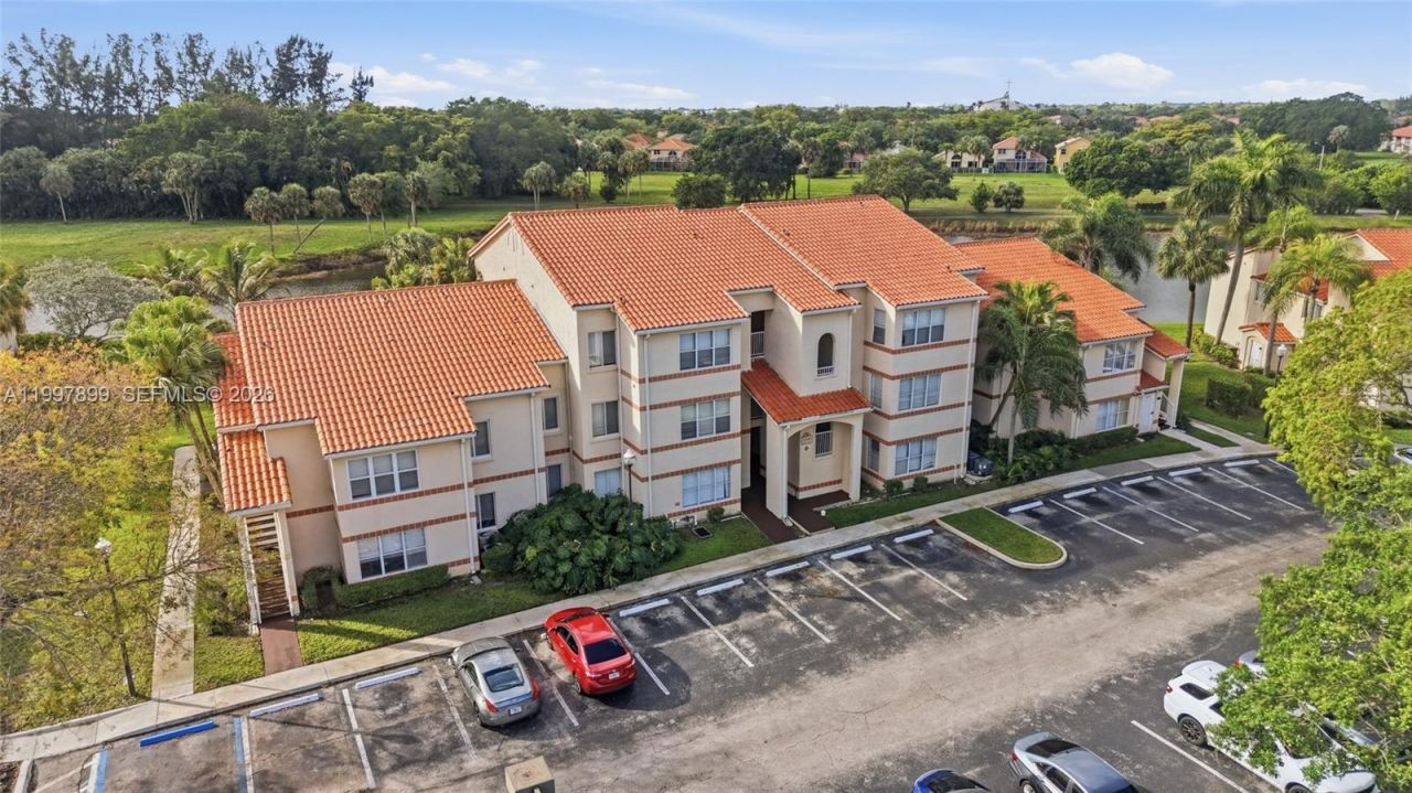 3310 N Pinewalk Dr N, Unit 1817, Margate, FL 33063 Photo
