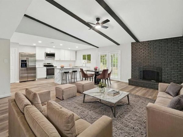 2221 Pennington Drive, Arlington, TX 76014