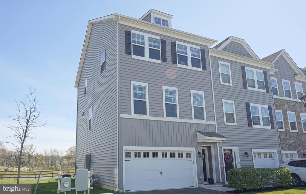 15 Turin Way, Mount Laurel, NJ 08054 Main Photo
