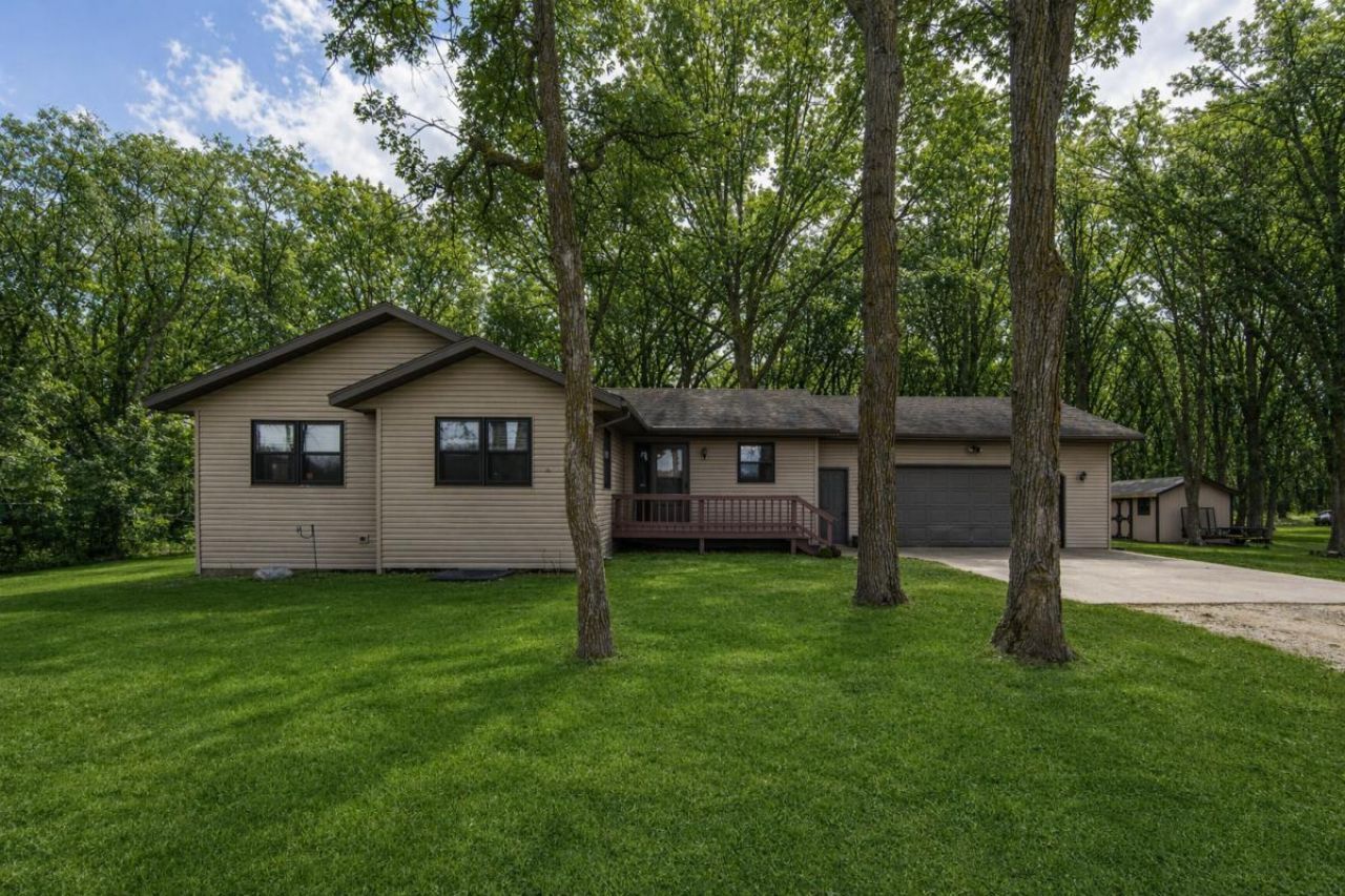 40142 244th Street, Battle Lake, MN 56515