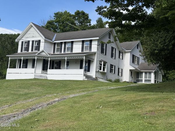 818 Middle Road, Granville, NY 12832
