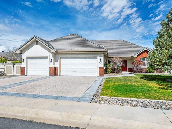 402 Chianti Way, Dayton, NV 89403