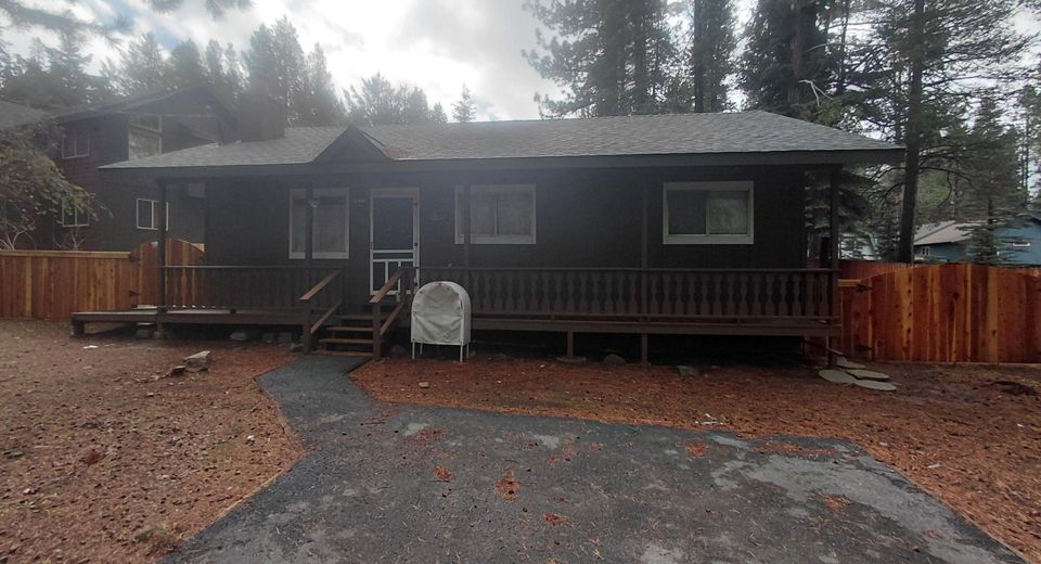 1622 Atroari Street, South Lake Tahoe, CA 96150 Photo
