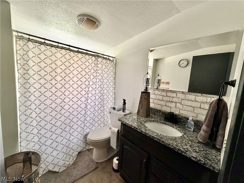 15131 Tavern Road, Burton, OH 44021 Photo 12