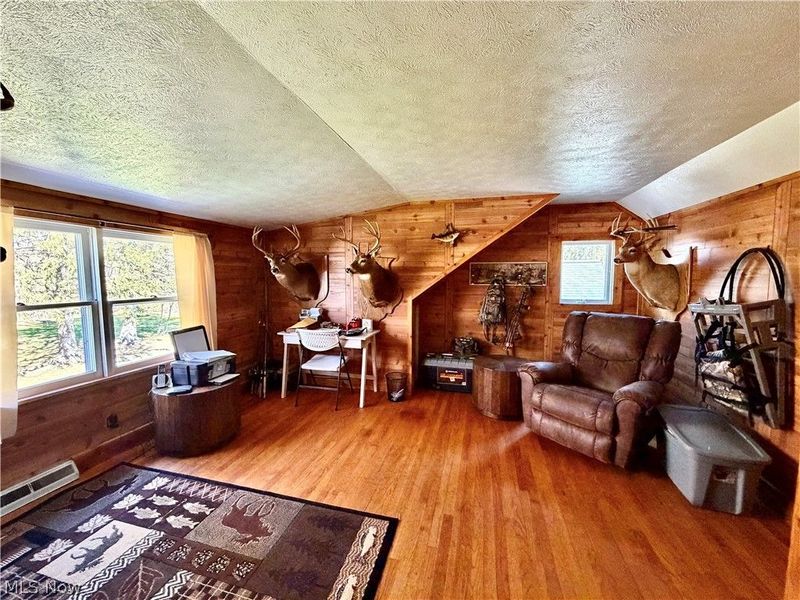 15131 Tavern Road, Burton, OH 44021 Photo 9