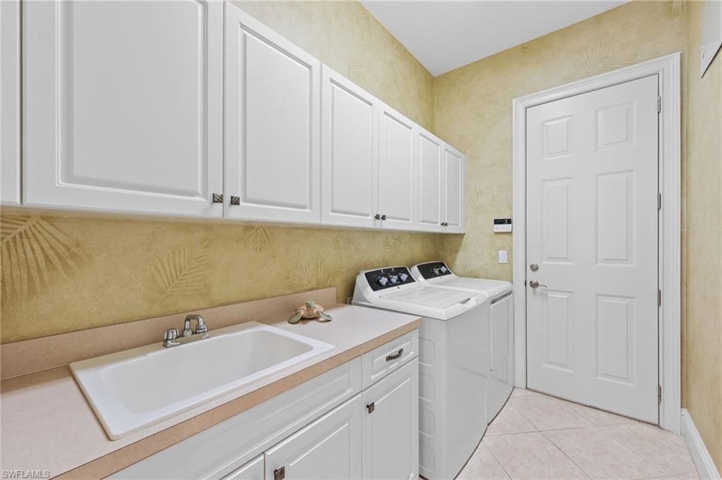 20301 Leopard Ln, Estero, FL 33928 Photo