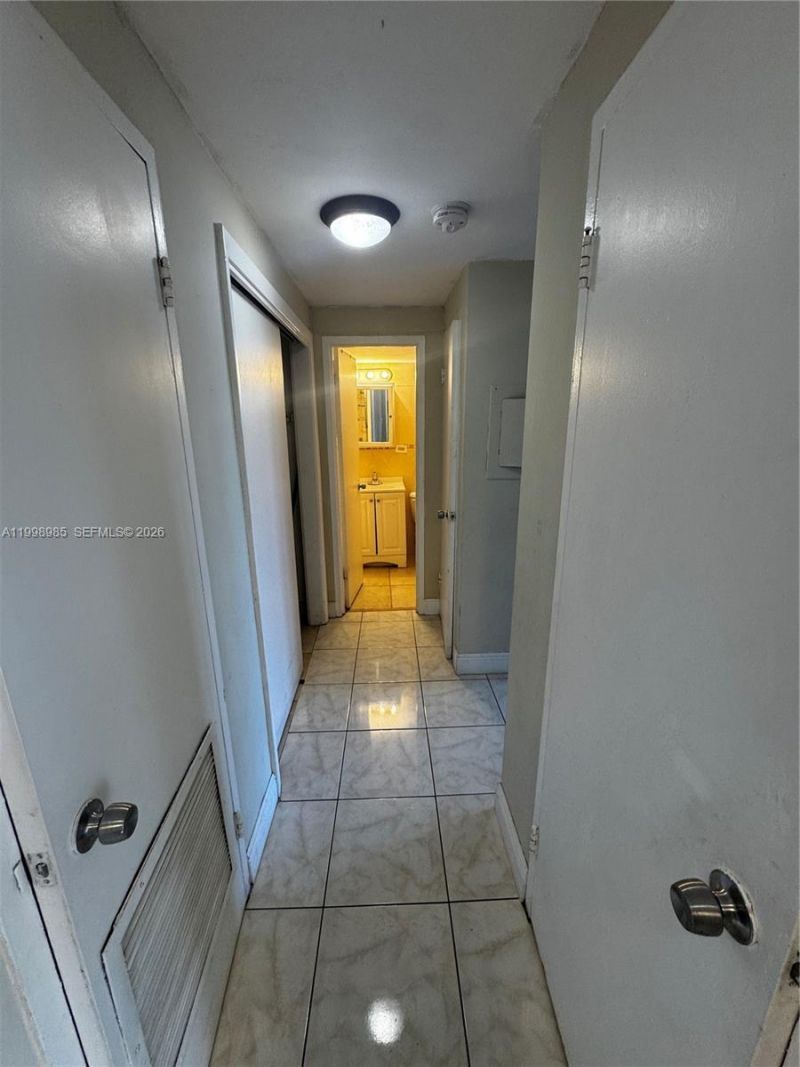 7545 E Treasure Dr, Unit 9K, North Bay Village, FL 33141 Photo
