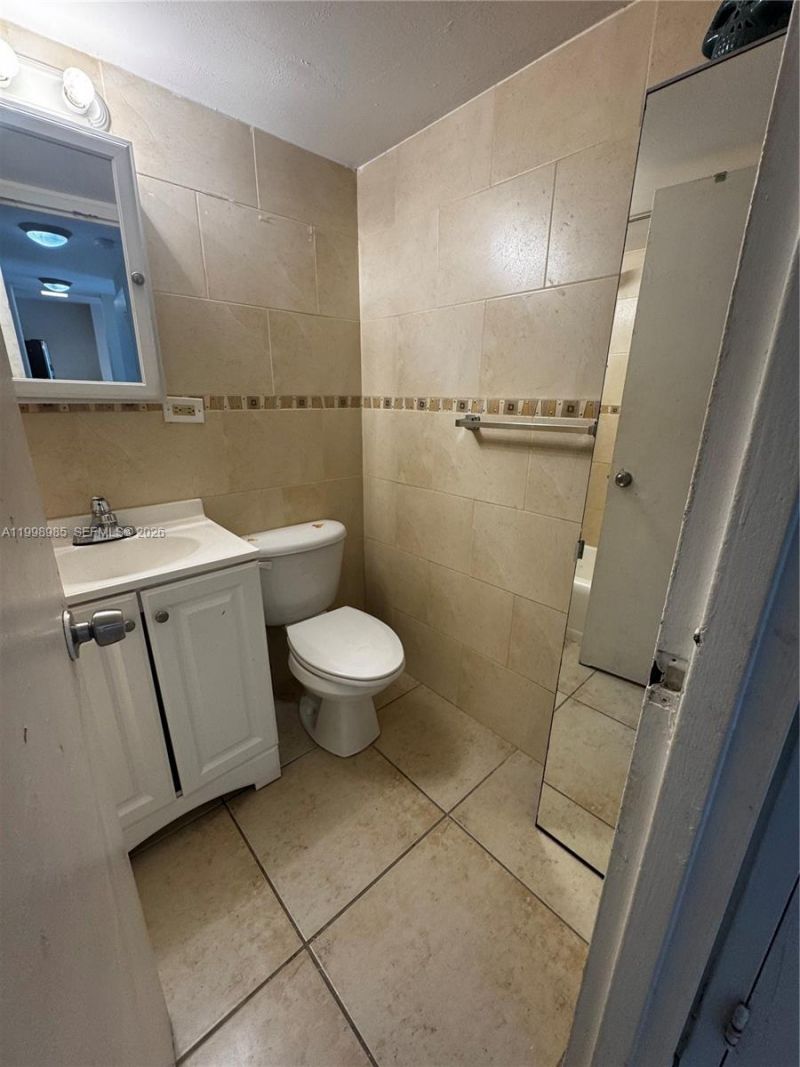 7545 E Treasure Dr, Unit 9K, North Bay Village, FL 33141 Photo