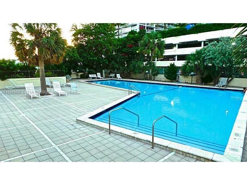 7545 E Treasure Dr, Unit 9K, North Bay Village, FL 33141 Photo