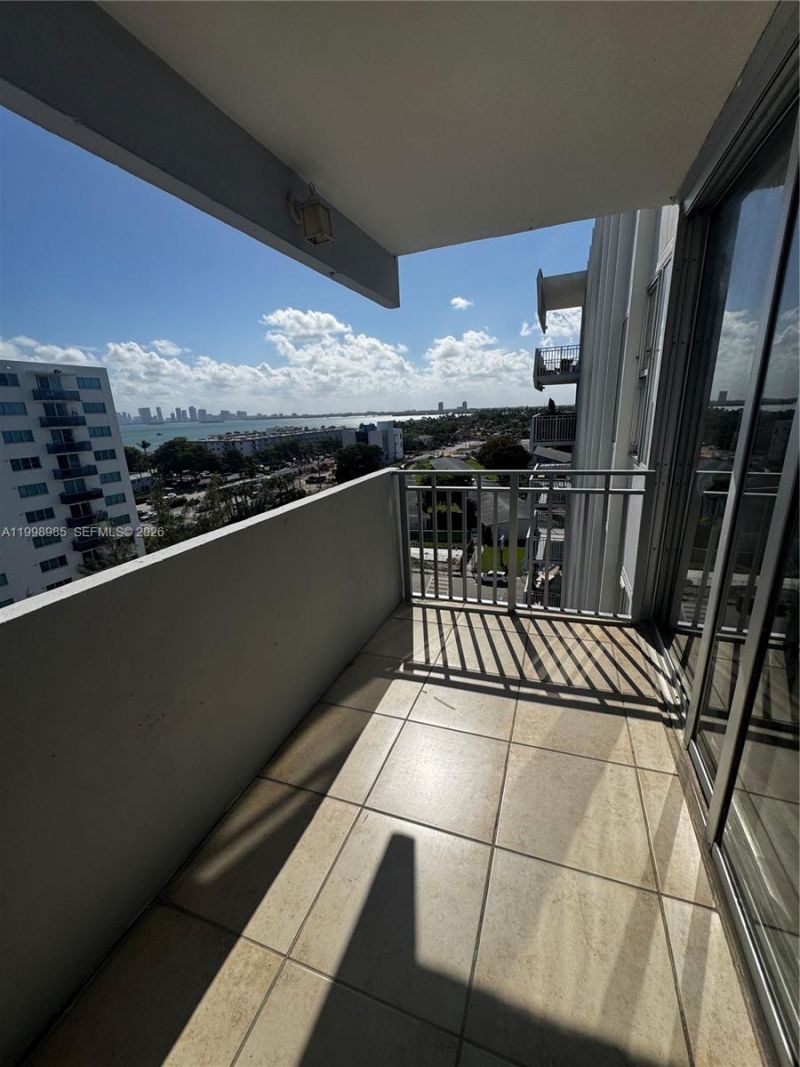 7545 E Treasure Dr, Unit 9K, North Bay Village, FL 33141 Photo