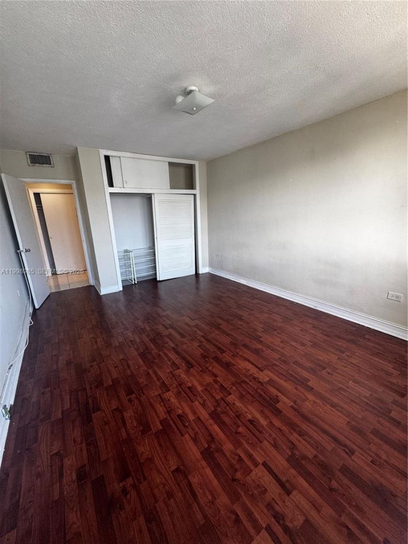 7545 E Treasure Dr, Unit 9K, North Bay Village, FL 33141 Photo