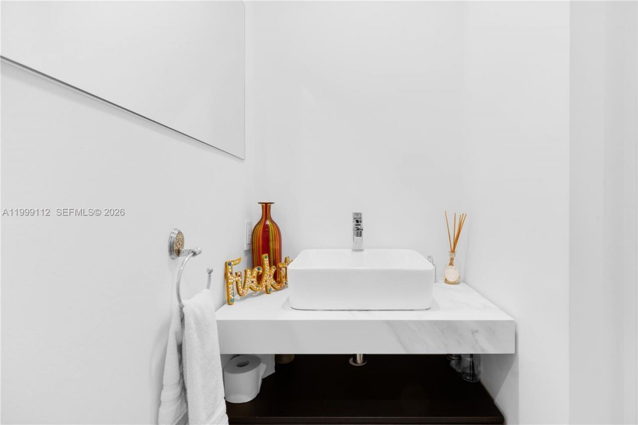 524 Warren Ln, Key Biscayne, FL 33149 Photo