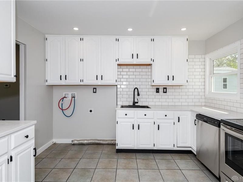 883 Omard Drive, Xenia, OH 45385 Photo 4