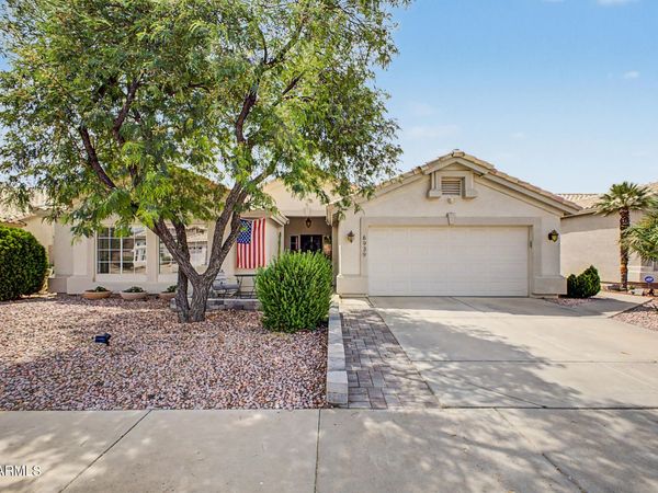 6939 W Robin Lane, Glendale, AZ 85310