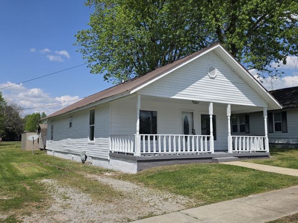 314 Deller St W, Lawrenceburg, TN 38464