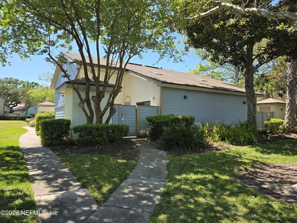 1603 CHALLENGER Court W, Unit 1603, Jacksonville, FL 32233