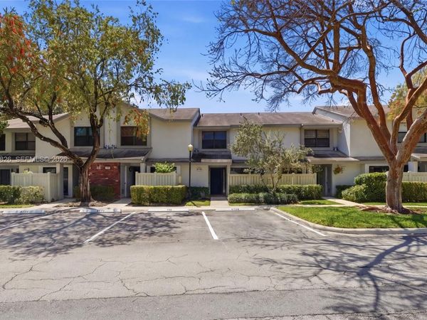 4790 NW 22nd St, Unit 4104, Coconut Creek, FL 33063