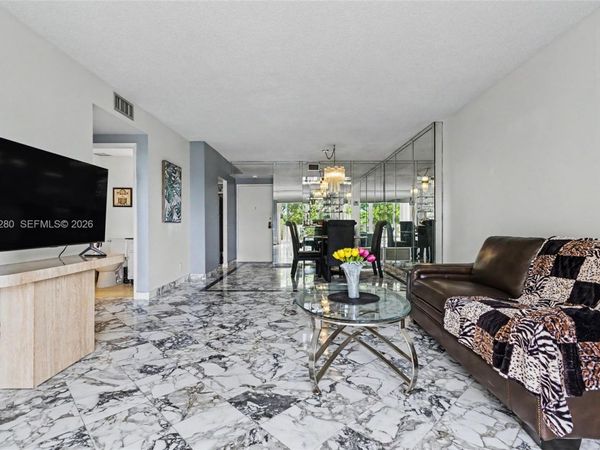 4330 Hillcrest Dr , Unit 405, Hollywood, FL 33021