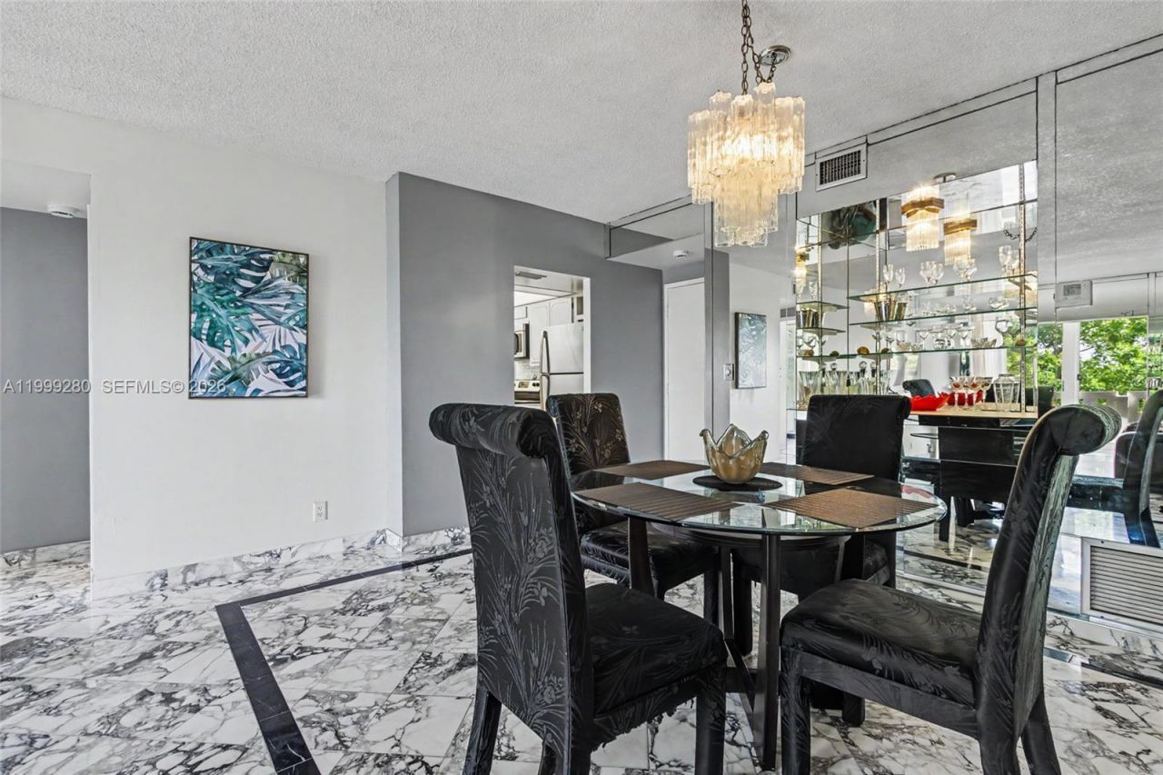 4330 Hillcrest Dr , Unit 405, Hollywood, FL 33021 Photo