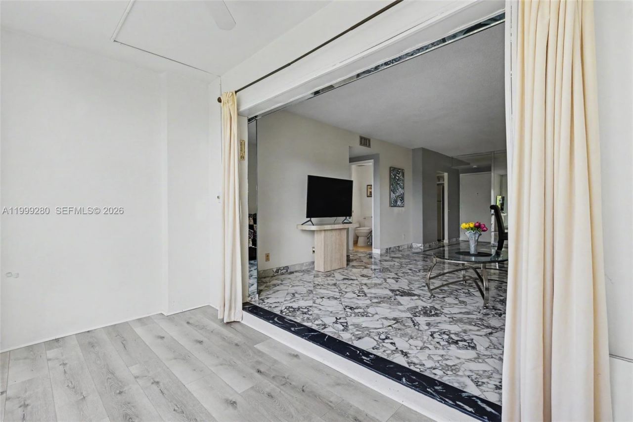 4330 Hillcrest Dr , Unit 405, Hollywood, FL 33021 Photo