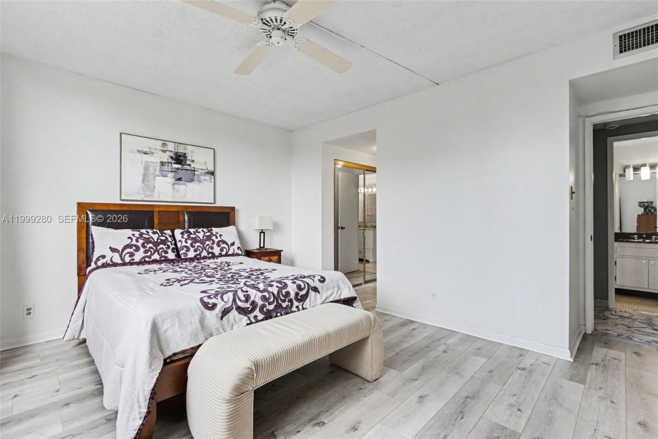 4330 Hillcrest Dr , Unit 405, Hollywood, FL 33021 Photo