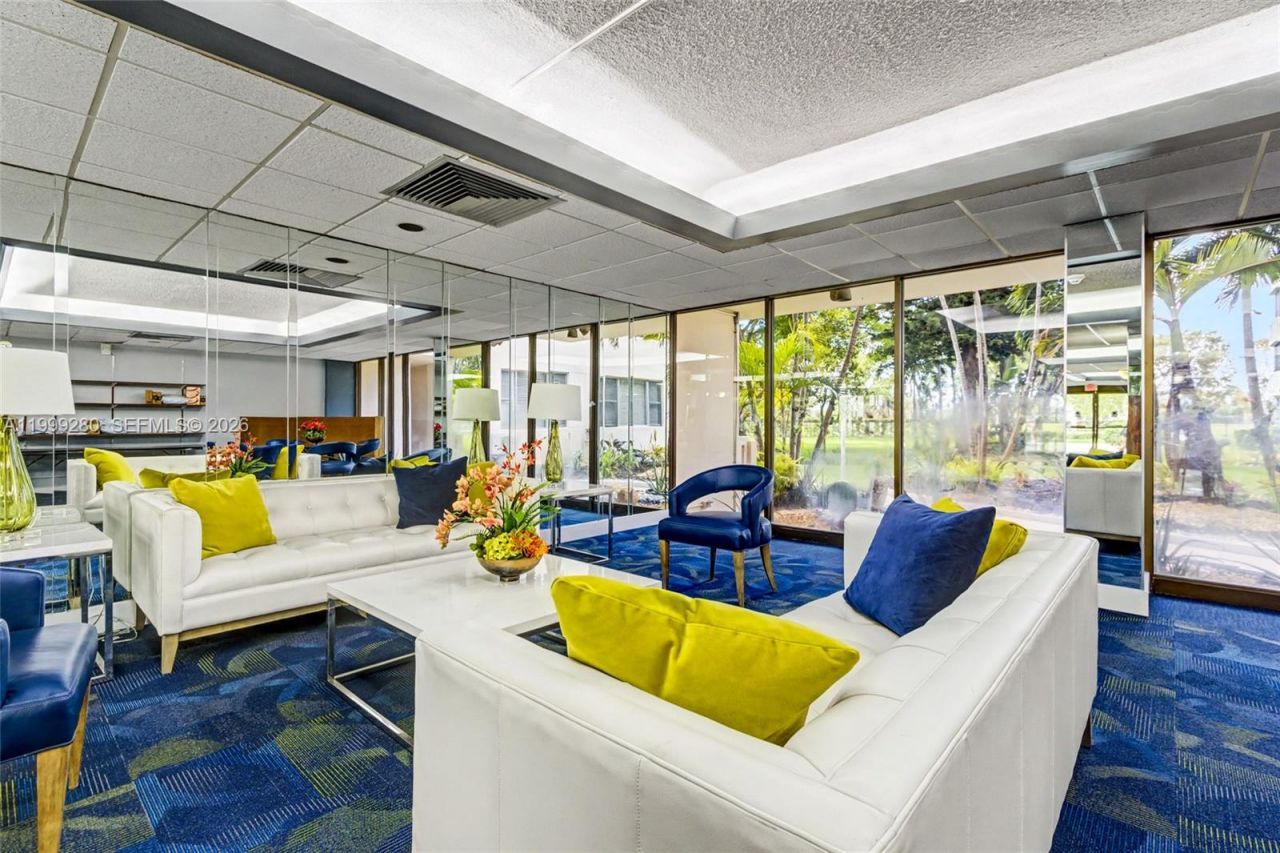 4330 Hillcrest Dr , Unit 405, Hollywood, FL 33021 Photo