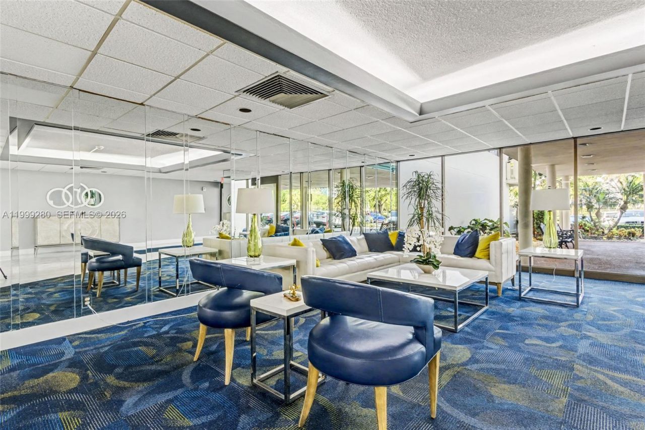 4330 Hillcrest Dr , Unit 405, Hollywood, FL 33021 Photo