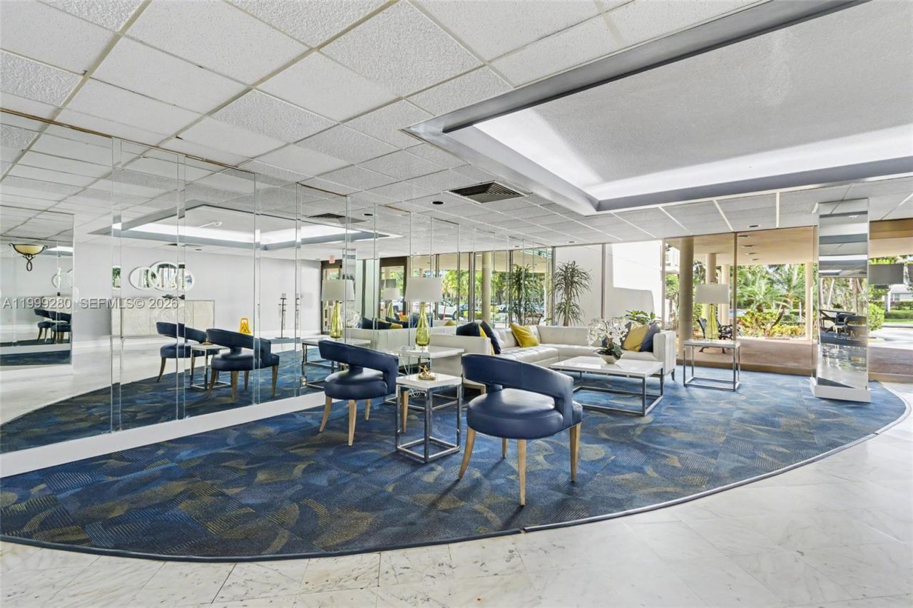 4330 Hillcrest Dr , Unit 405, Hollywood, FL 33021 Photo