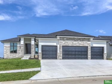 5708 N 198th Street, Elkhorn, NE 68022