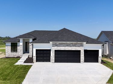 5708 N 198th Street, Elkhorn, NE 68022