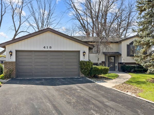 418 N Lancers Drive , Addison, IL 60101