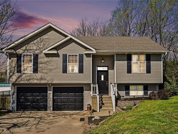 608 Castile Street, Gower, MO 64454